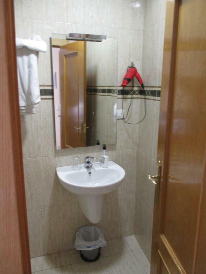 Hostal Becares Palencia Exterior photo